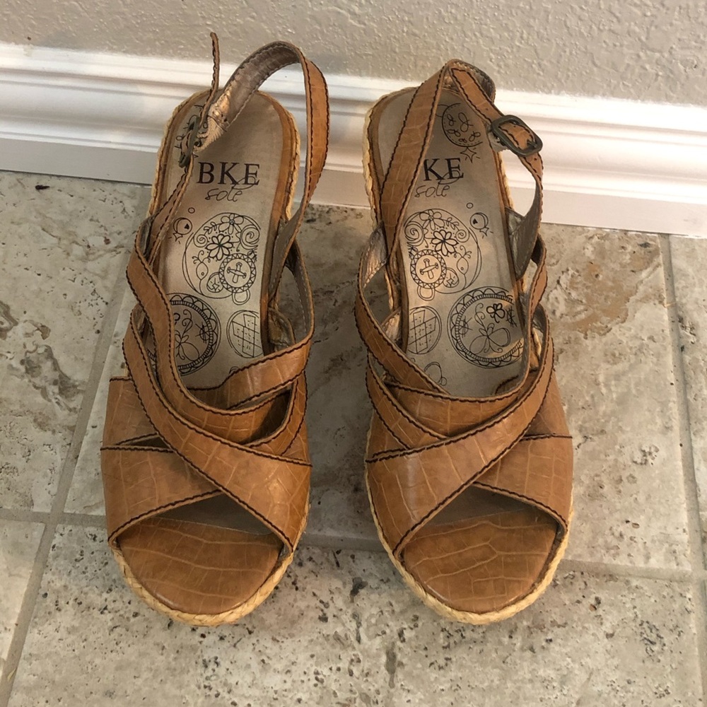 BKE Sandals - Picture 2 of 4
